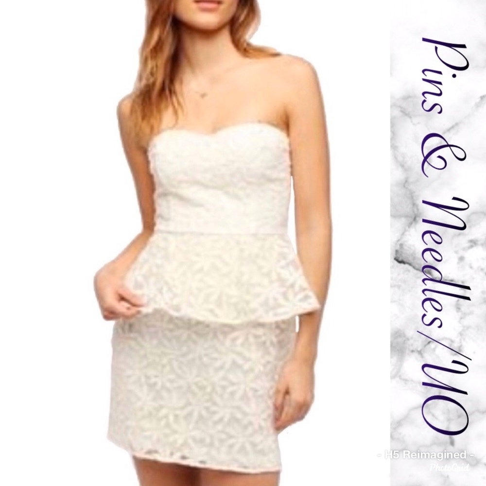 Embroidered flower strapless dress